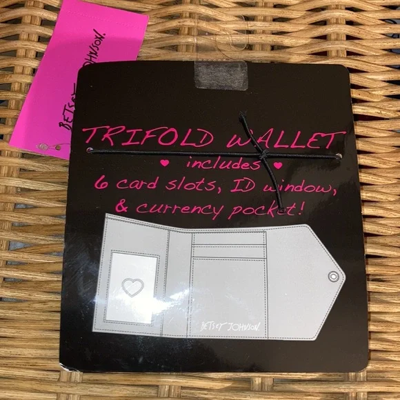 Betsey Johnson Lilac Wallet - Picture 4 of 5